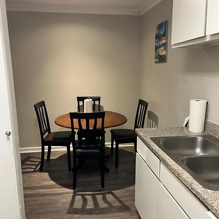 Beautiful 1-Bedroom Townhome With Nice Amenities Houston Exterior photo
