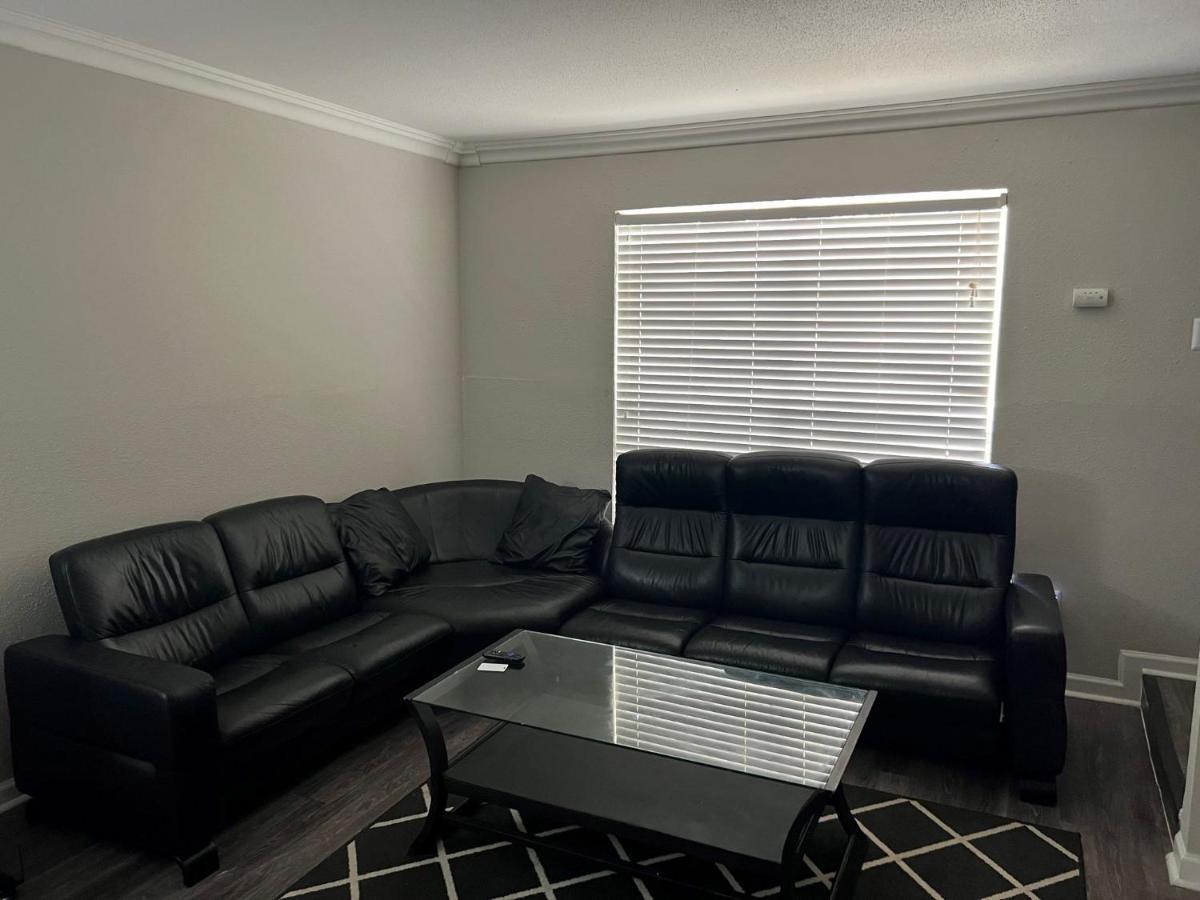 Beautiful 1-bedroom Townhome With Amenities Apartamento Houston